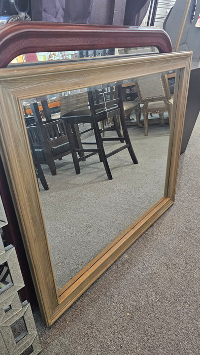 MIRROR (CLEARANCE)